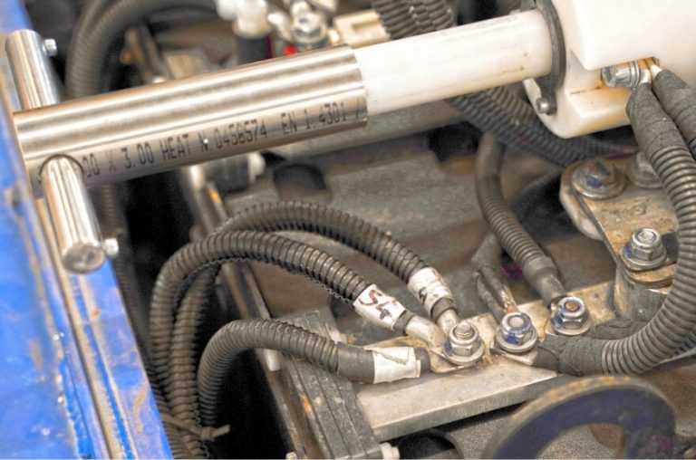 Battery pack bus bars